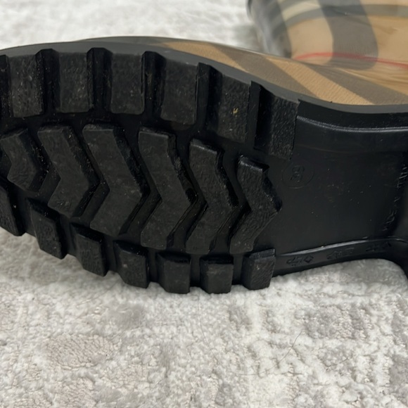 Burberry Rain Boots Sz 9 - Picture 8 of 14